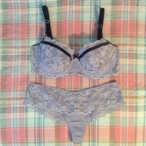 NWOT VS 34DD Lilac Bra & M Hipster Thong Set